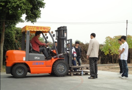 东莞东城学叉车培训考证学校 接触器的选型与使用